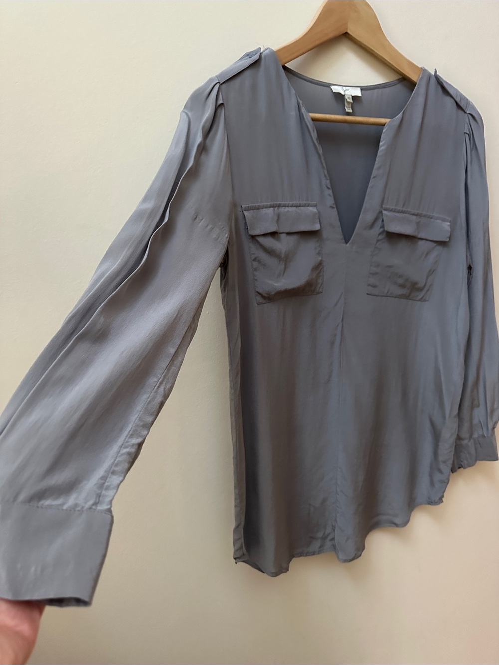 Joie Dusty Lavender V-Neck Long Sleeve Silk Blouse - Picture 2 of 8